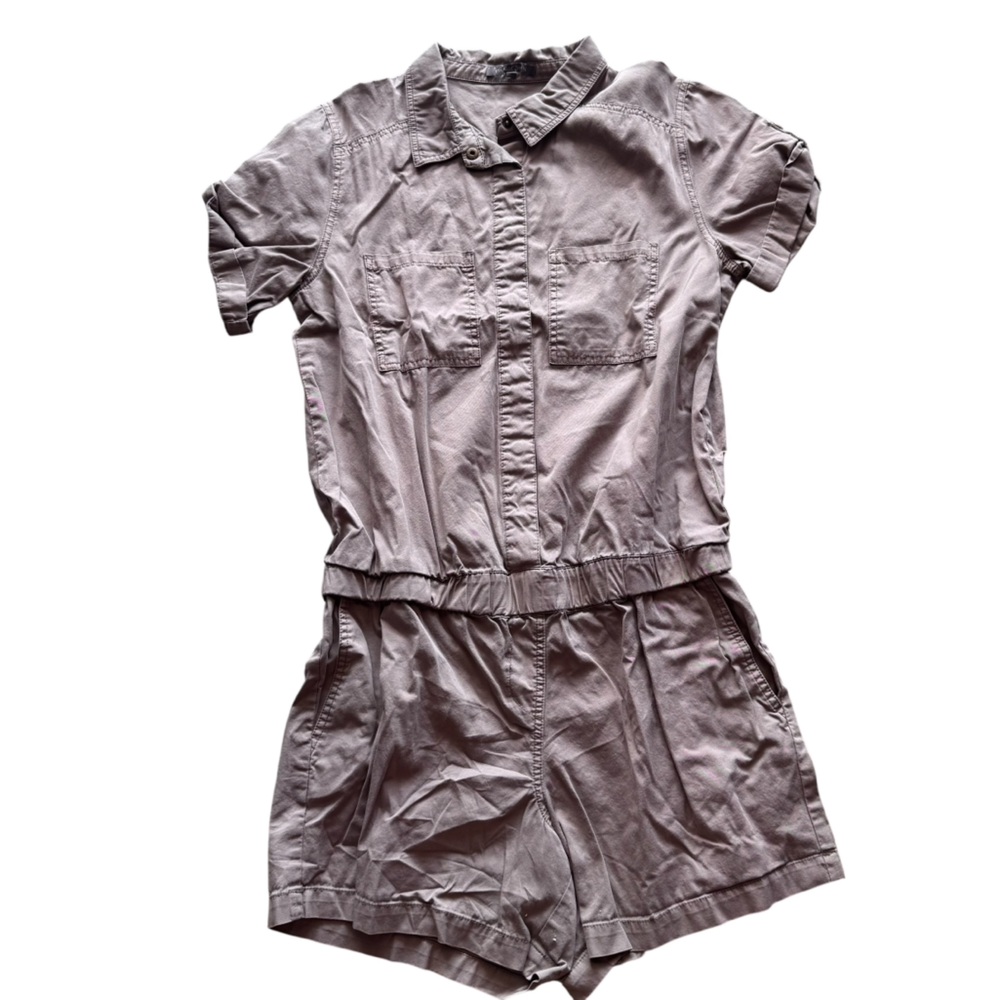 Michael Stars Taupe Buttoned Romper Jumpsuit, Size Medium, Khaki Material